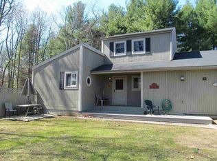 20 Grandmour Dr, Red Hook, NY 12571