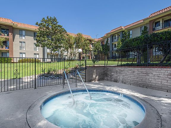 5th image of 6304 Rancho Mission Rd #131