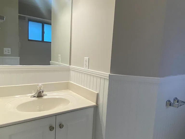 Second room's bathroom