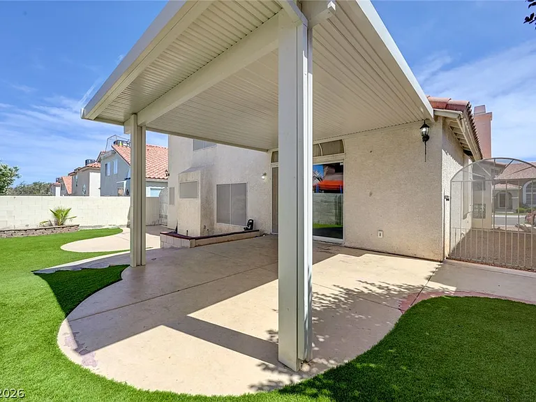 8752 Raindrop Canyon Ave — Photo 43