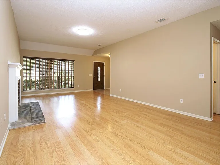 18203 Brooknoll Dr — Photo 4