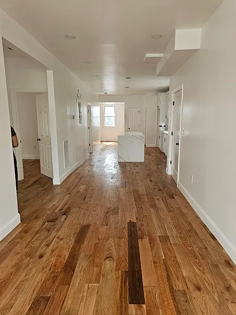 5 bed, 3.5 bath, $4,500 — Photo 2