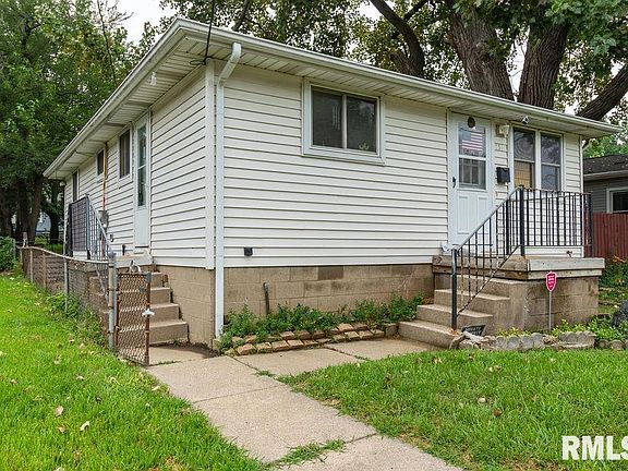 2nd image of 731 E Lake Ave