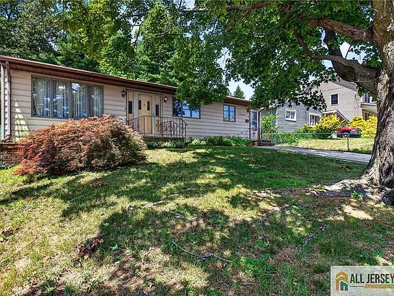 3rd image of 117 Kendall Dr