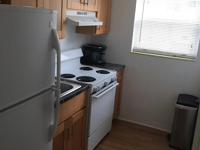 2115 SW 3rd Ave #12 — Photo 14