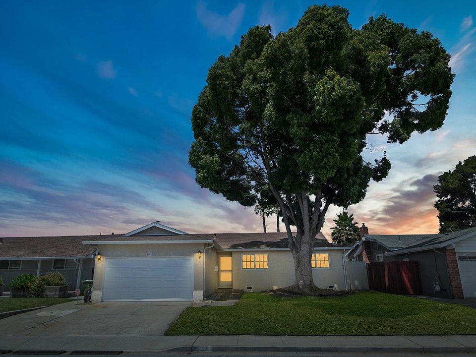 1st image of 4951 Yellowstone Park Dr