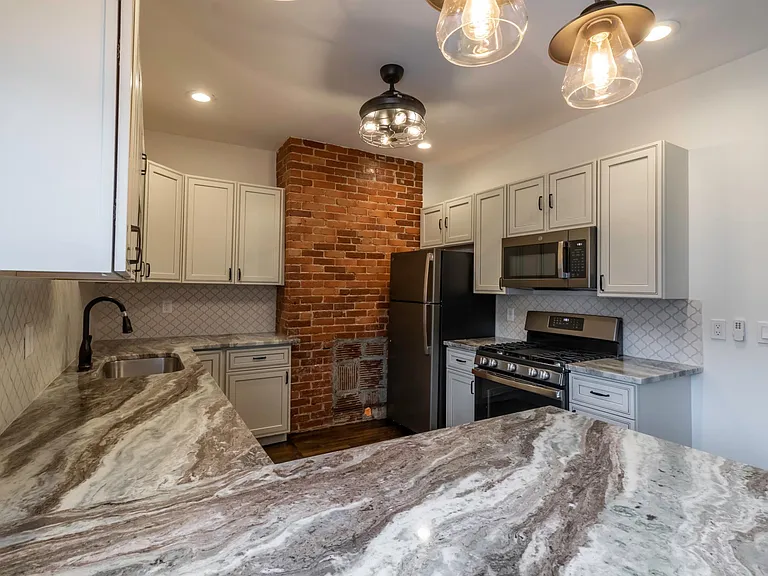 1021 Portland St #2 — Photo 8