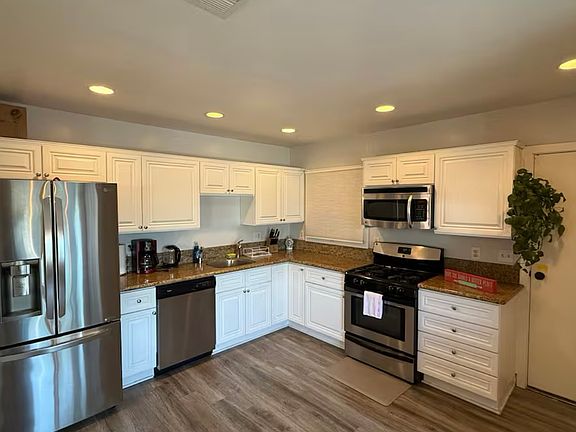 2nd image of 619 Maydee St
