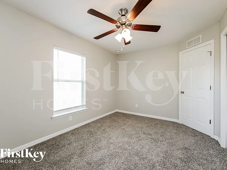 1305 NW 11th Ter — Photo 11