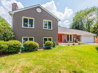 2401 Lakevale Dr, Vienna, VA 22181