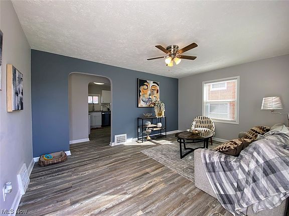 2nd image of 5513 Beechwood Ave