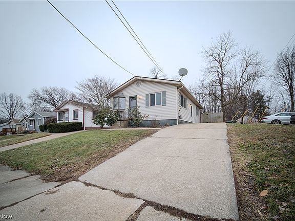 2nd image of 818 Jean Ave