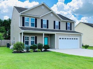 200 Groveshire Pl, Richlands, NC 28574