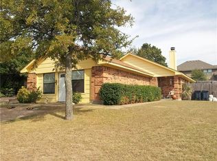 10302 Lone Pine Ln, Fort Worth, TX 76108