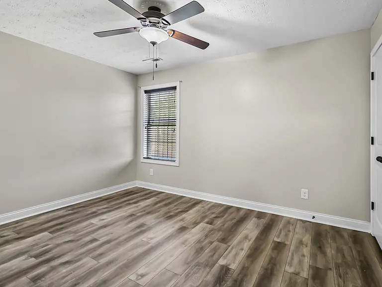 985 Culverson Ct — Photo 26