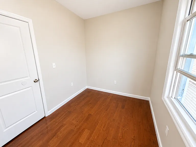 729 S 19th St #3 — Photo 11