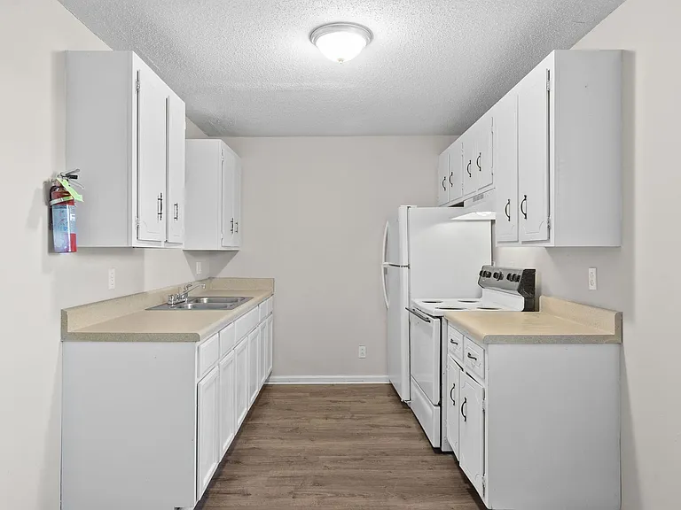 2 Bedroom Pet Friendly Apartment For Rent Near APSU! — Photo 7