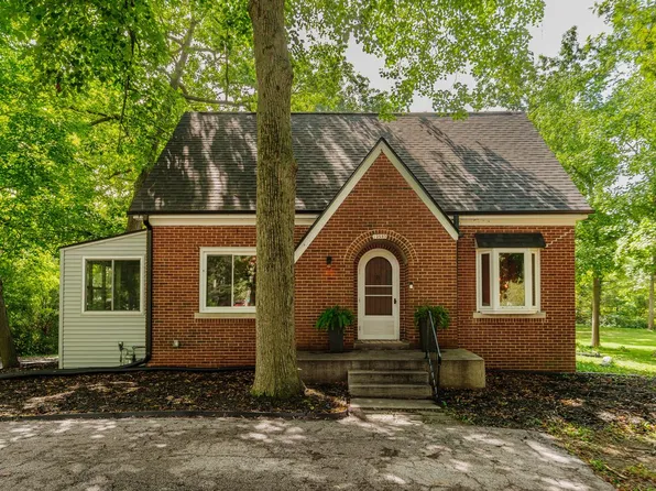 12585 W Cold Spring ROAD, New Berlin, WI 53151