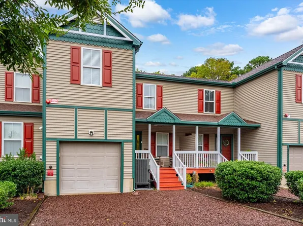 323 Yacht Club Dr, Berlin, MD 21811