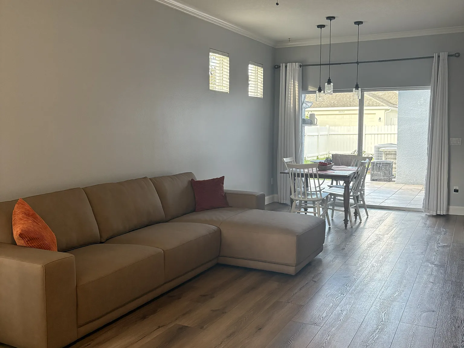 3 bed, 1556 sqft, $700 — Photo 2