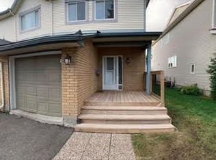 786 Hancock Cres, Ottawa, ON K4A 3N1