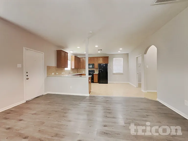 1015 Blair Field Ln — Photo 3