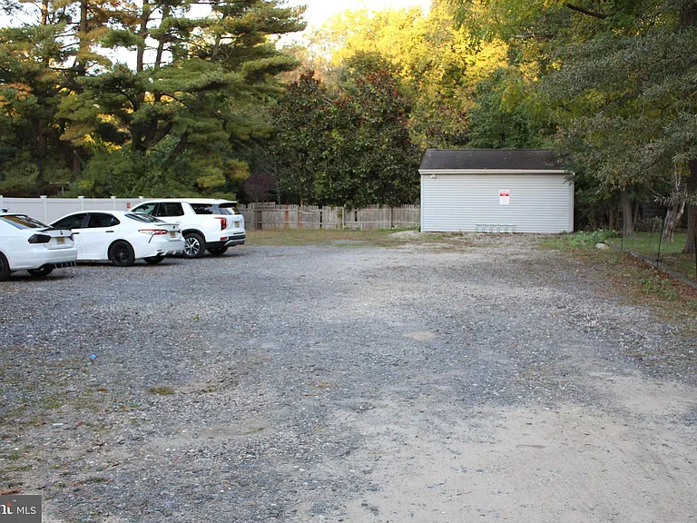 34 Delsea Dr S #B — Photo 21
