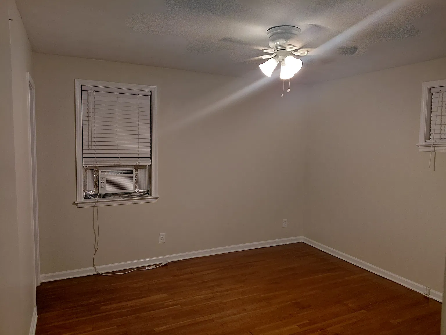 3 bed, 1.5 bath, 1176 sqft, $1,200 — Photo 4