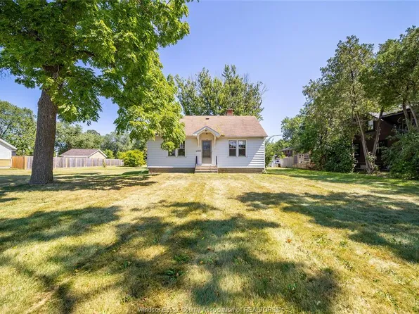 4262 Howard Pl, Windsor, ON N9G 1P3