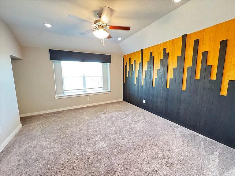 2328 Calvert Dr — Photo 23
