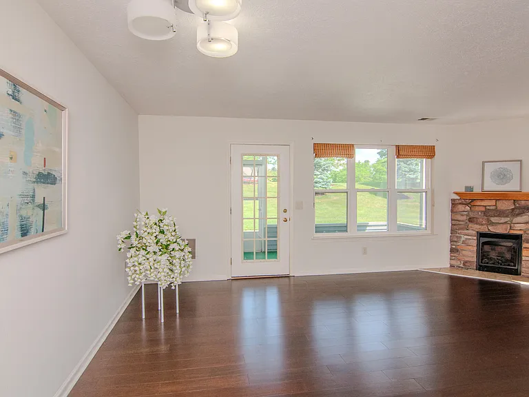1704 Weatherstone Dr — Photo 6