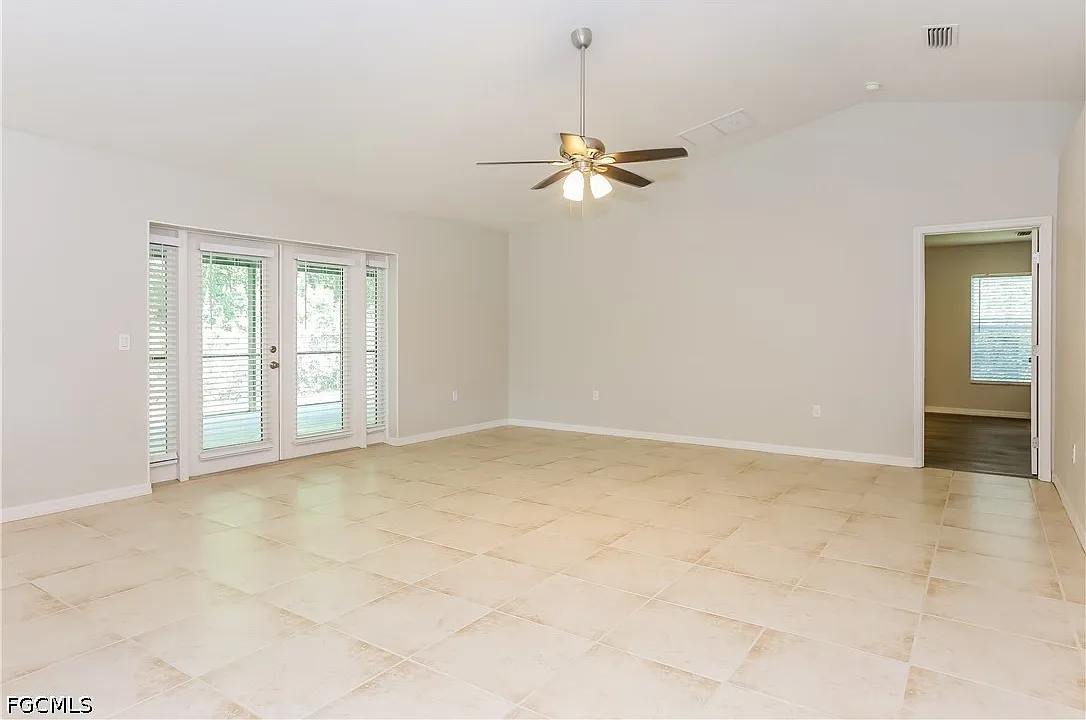 3 bed, 2.0 bath, 1754 sqft, $1,875 — Photo 2