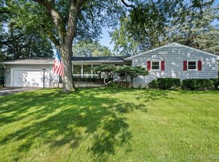 624 Willow Ln, Geneva, IL 60134