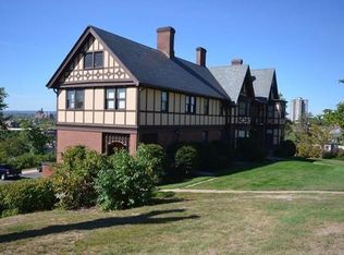 238 Maple St APT 3, Springfield, MA 01105