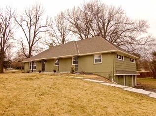 1001 Tam O Shanter Dr, Kansas City, MO 64145