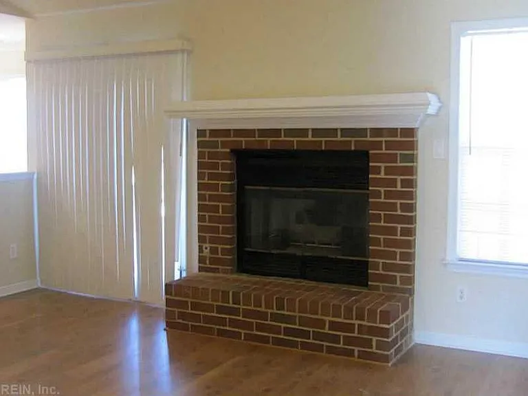 1617 Gampoint Ct — Photo 4