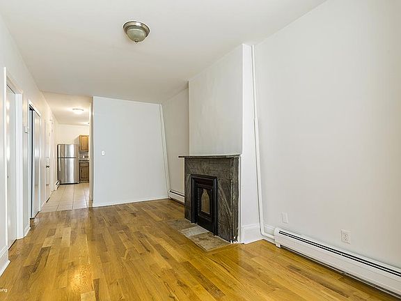 2nd image of 86 Waverly St #2