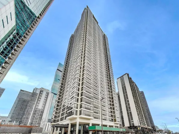 360 E Randolph St APT 702, Chicago, IL 60601