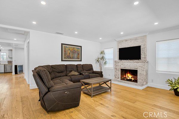 1st image of 7434 Nestle Ave