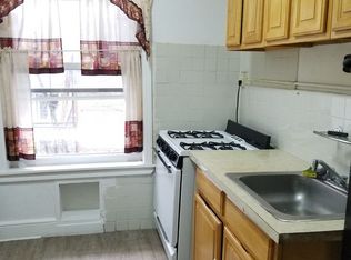 2812 45th St #3, Astoria, NY 11103