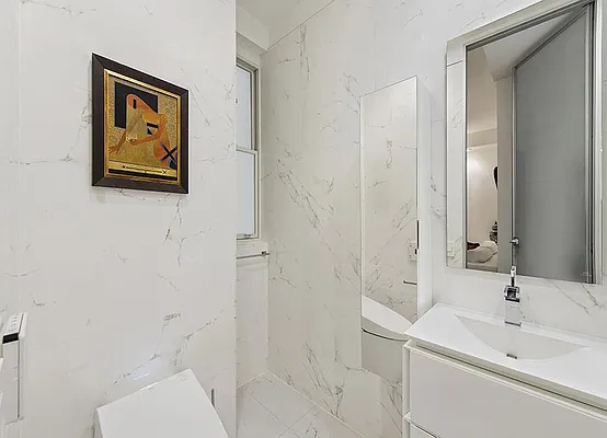 Sold by Warburg | media 5