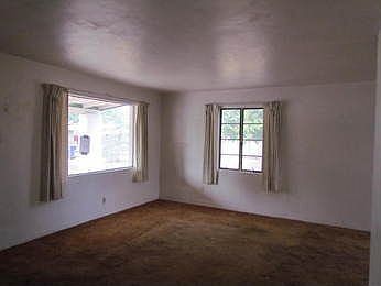 3rd image of 2110 N Chrysler Dr