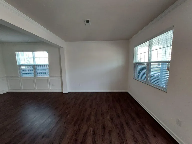 608 Stapleford Ln — Photo 4