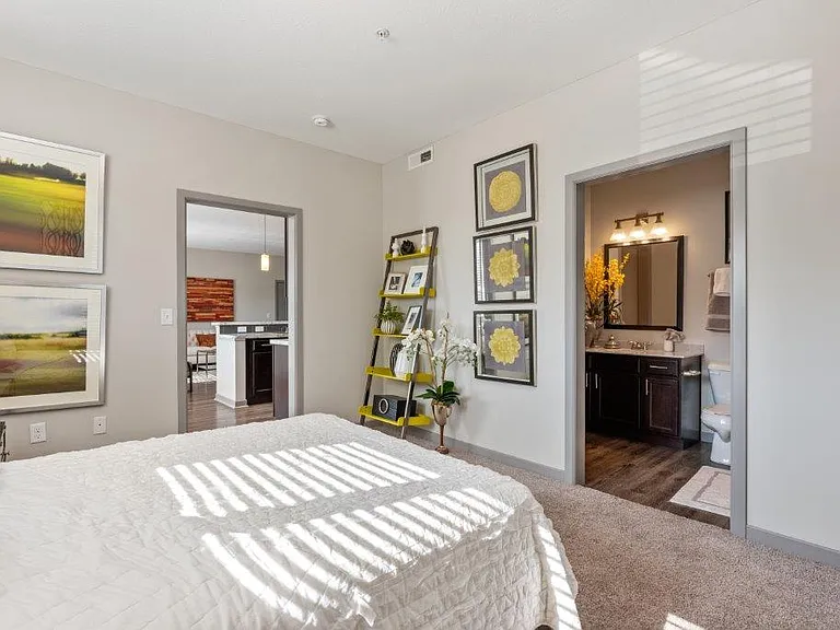 Palmer House Apartment Homes — Photo 7