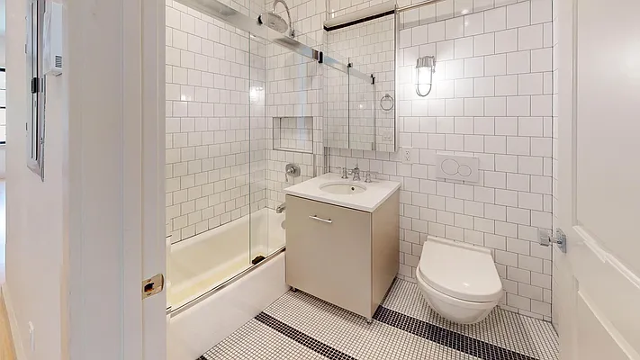 Rented by Bond New York | media 19