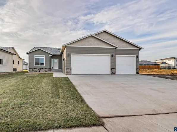 5401 E Lumin St, Sioux Falls, SD 57108