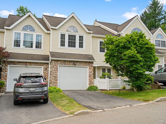 2nd image of 27 Spruce Ridge Drive