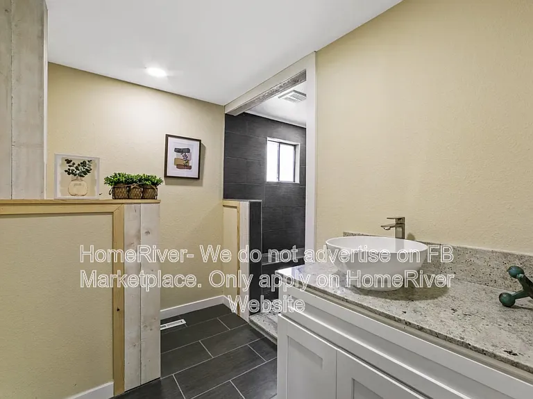 1512 E Crown Ave — Photo 6