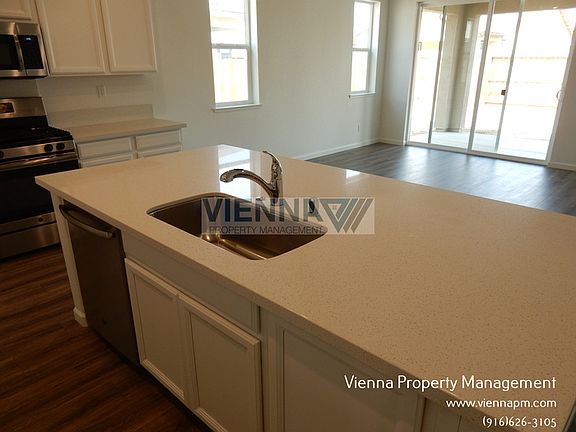 4th image of 7056 Old Saybrook Way