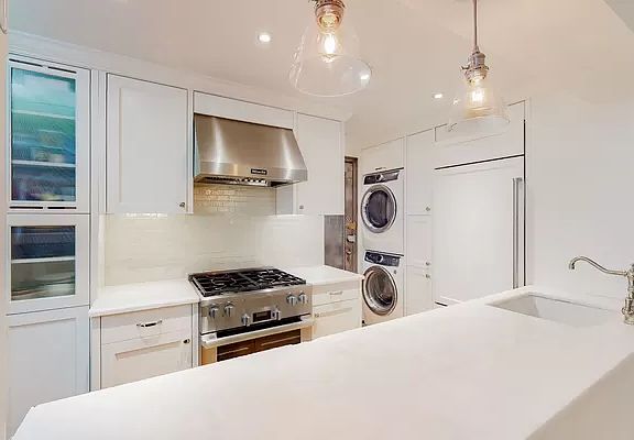 4th image of 107 W 86th St #4A